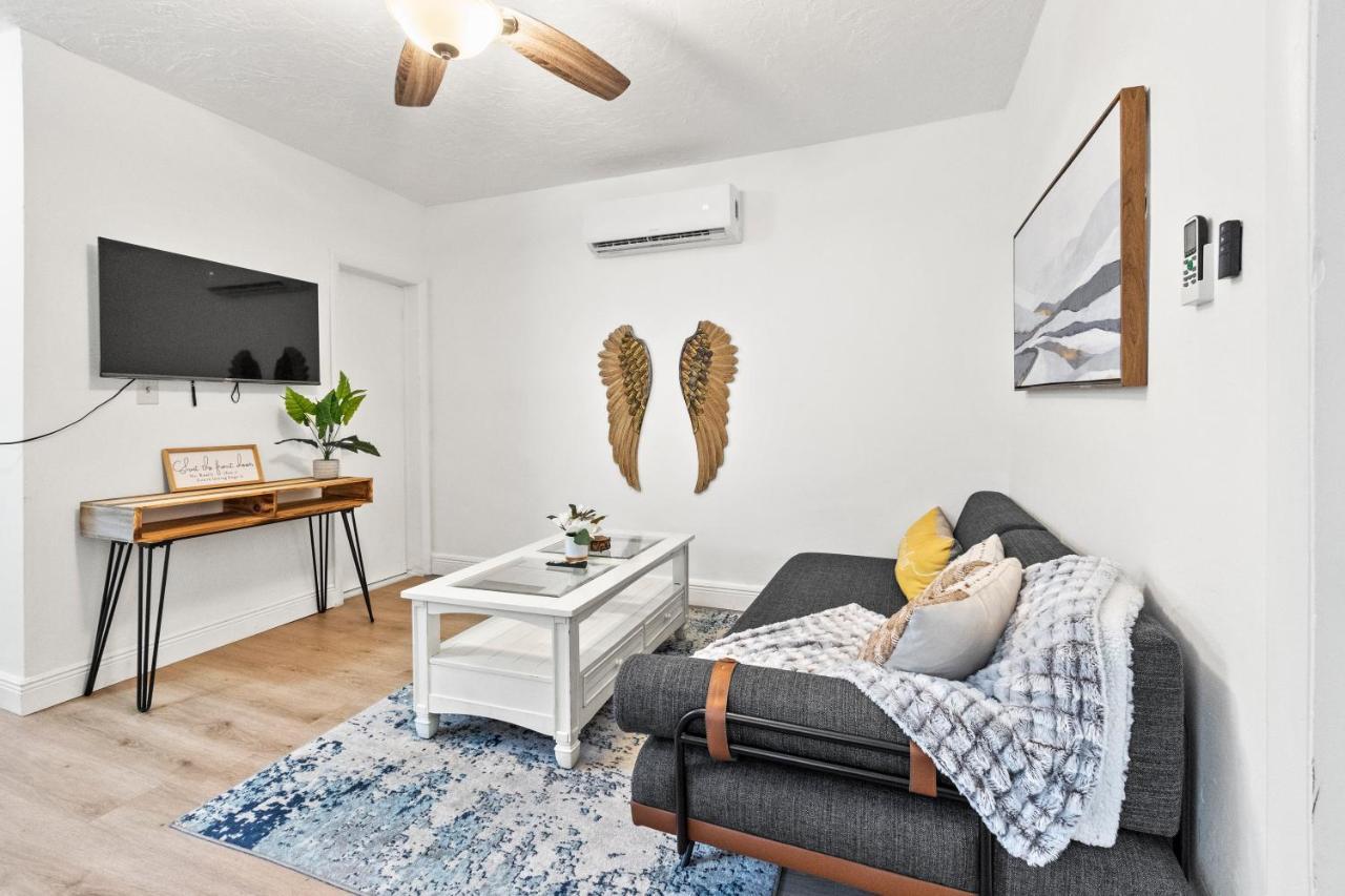 Intimate Casita Mia Minutes Away From Airport, Calle 8, Brickell, Coral Gables, The Beach And More! Miami Exterior photo
