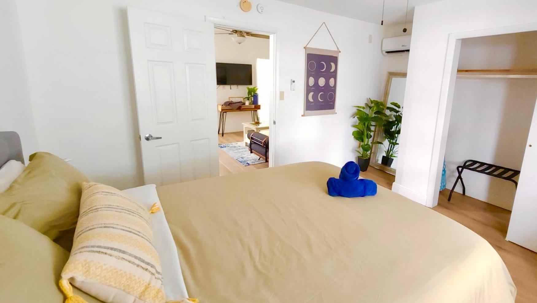 Intimate Casita Mia Minutes Away From Airport, Calle 8, Brickell, Coral Gables, The Beach And More! Miami Exterior photo